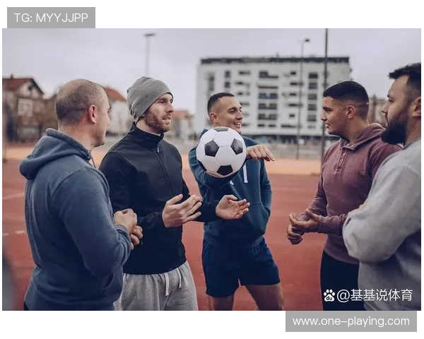 走近足球巨星的日常生活：从晨跑到训练场，揭开他们背后的汗水与荣耀