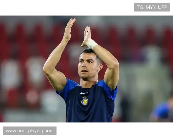 足球明星背后的故事：一位父亲如何成就儿子的传奇足球之路