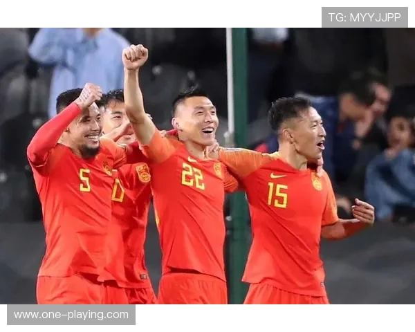 高颜值00后足球新星崭露头角引领潮流风尚备受关注